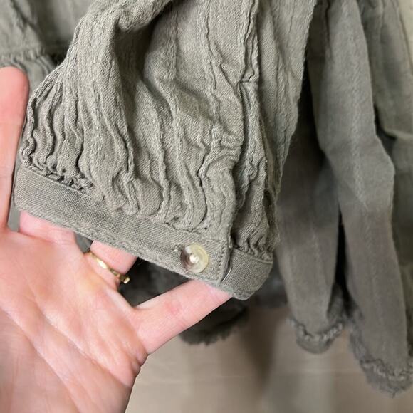 American eagle Longsleeve tiered olive green blouse Size Medium - Picture 5 of 7